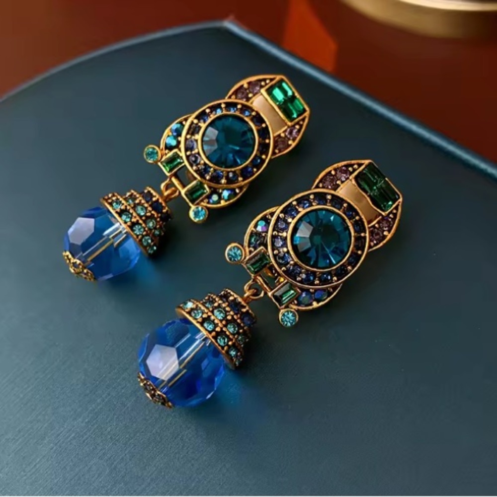 Elegant Blue Crystal Clip With Sparkle Charms Earrings. - Picture 2 of 5